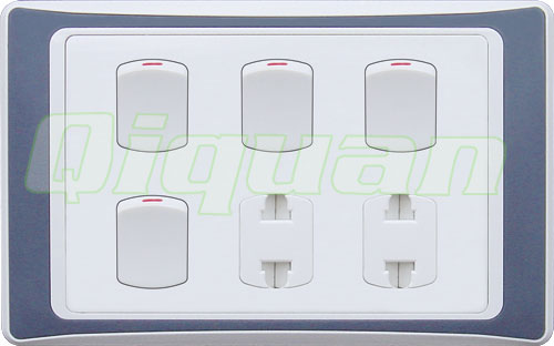 4 gang switch with 2 socket