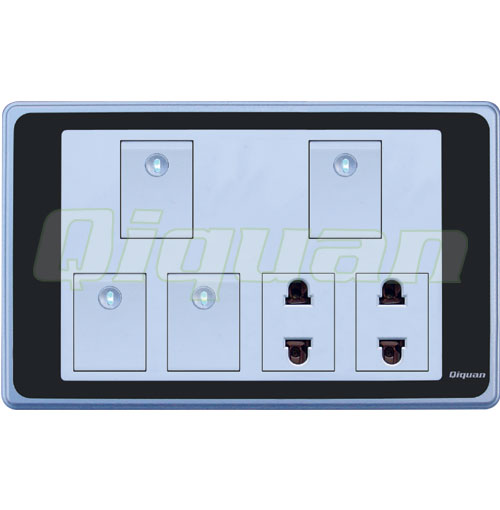 4 gang switch with 2 socket